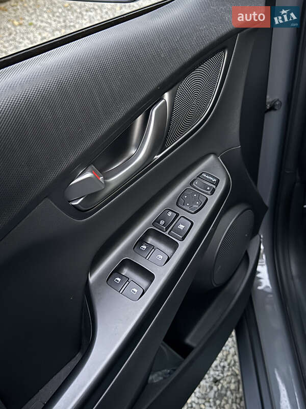 Внедорожник / Кроссовер Hyundai Kona 2019 в Львове