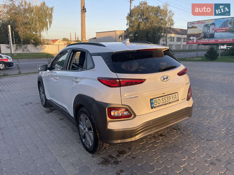 Внедорожник / Кроссовер Hyundai Kona 2020 в Тернополе
