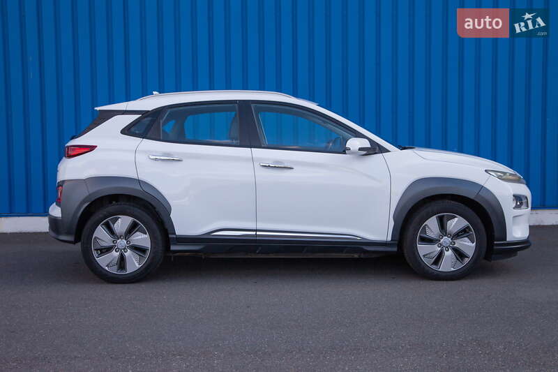 Внедорожник / Кроссовер Hyundai Kona 2019 в Киеве