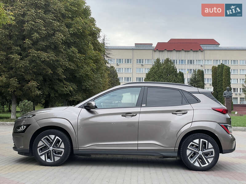 Внедорожник / Кроссовер Hyundai Kona 2021 в Тернополе