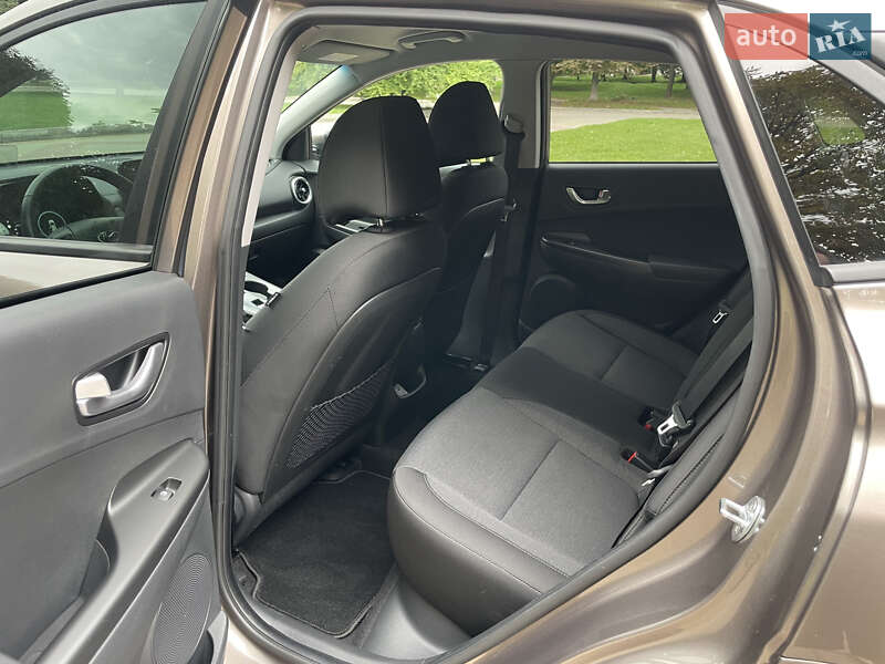 Внедорожник / Кроссовер Hyundai Kona 2021 в Тернополе