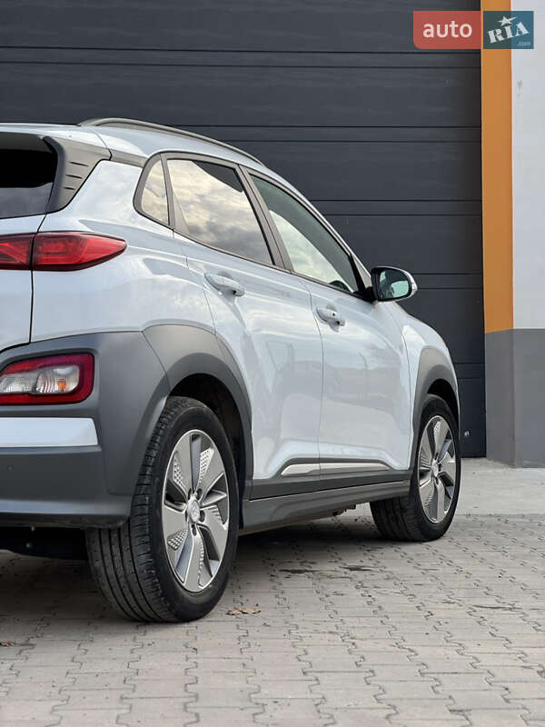 Позашляховик / Кросовер Hyundai Kona 2020 в Рівному