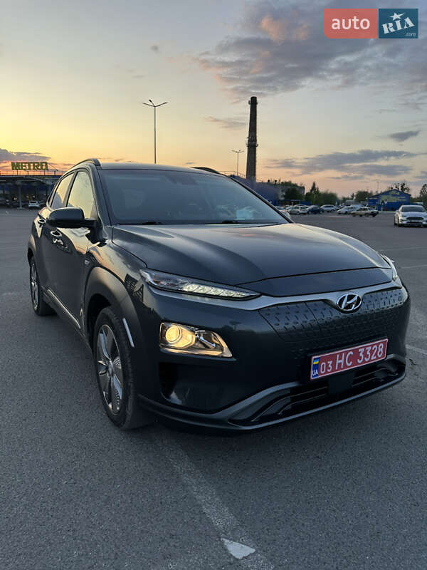 Внедорожник / Кроссовер Hyundai Kona 2020 в 