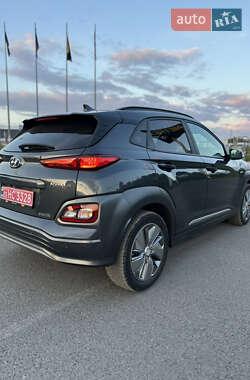 Внедорожник / Кроссовер Hyundai Kona 2020 в 