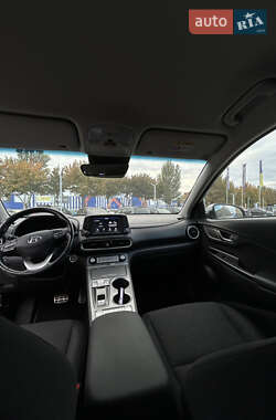 Внедорожник / Кроссовер Hyundai Kona 2020 в 