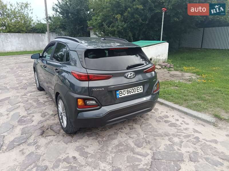 Позашляховик / Кросовер Hyundai Kona 2018 в Тернополі фото 3 Позашляховик / Кросовер Hyundai Kona 2018 в Тернополі