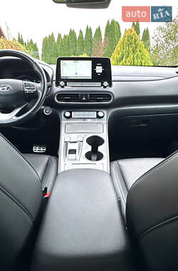 Внедорожник / Кроссовер Hyundai Kona 2020 в 