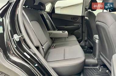 Внедорожник / Кроссовер Hyundai Kona 2021 в 