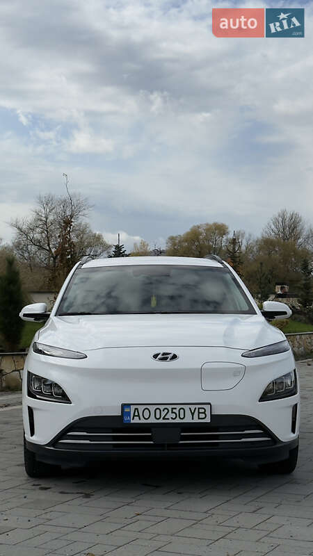 Внедорожник / Кроссовер Hyundai Kona 2022 в Хусте