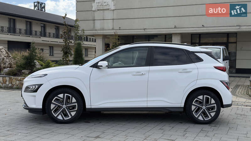 Внедорожник / Кроссовер Hyundai Kona 2022 в Хусте