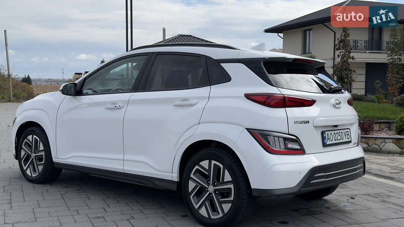 Внедорожник / Кроссовер Hyundai Kona 2022 в Хусте