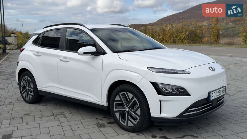 Внедорожник / Кроссовер Hyundai Kona 2022 в Хусте