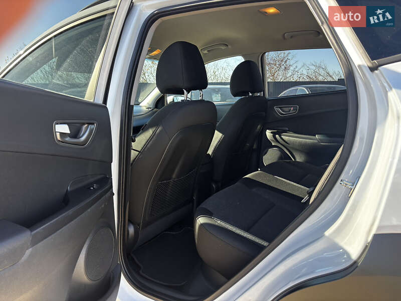 Внедорожник / Кроссовер Hyundai Kona 2021 в Львове