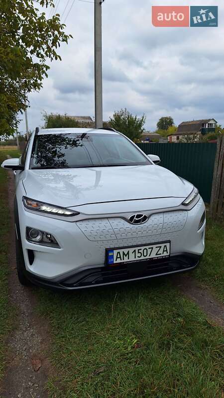 Внедорожник / Кроссовер Hyundai Kona 2020 в Радомышле