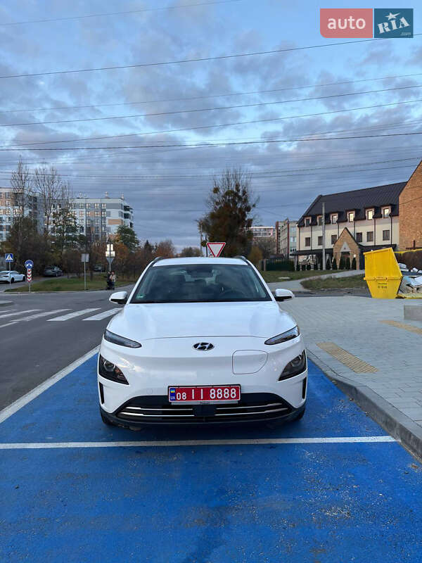 Внедорожник / Кроссовер Hyundai Kona 2022 в Львове