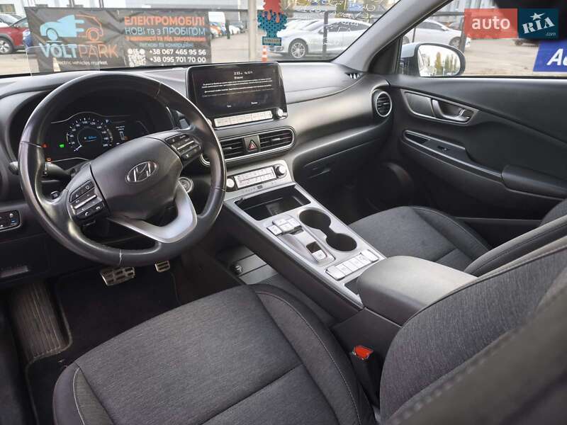 Внедорожник / Кроссовер Hyundai Kona 2020 в Киеве