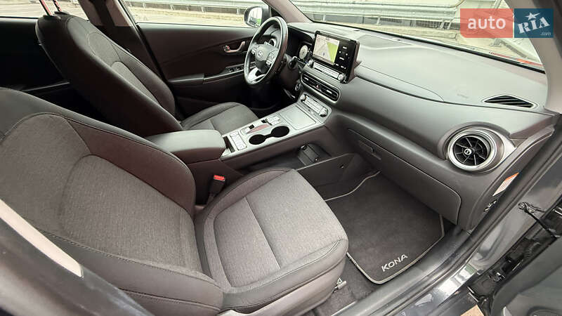 Внедорожник / Кроссовер Hyundai Kona 2021 в Киеве