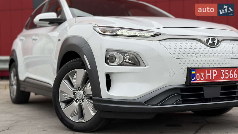 Внедорожник / Кроссовер Hyundai Kona 2020 в Киеве