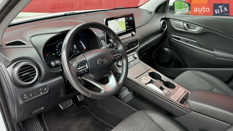 Внедорожник / Кроссовер Hyundai Kona 2020 в Киеве