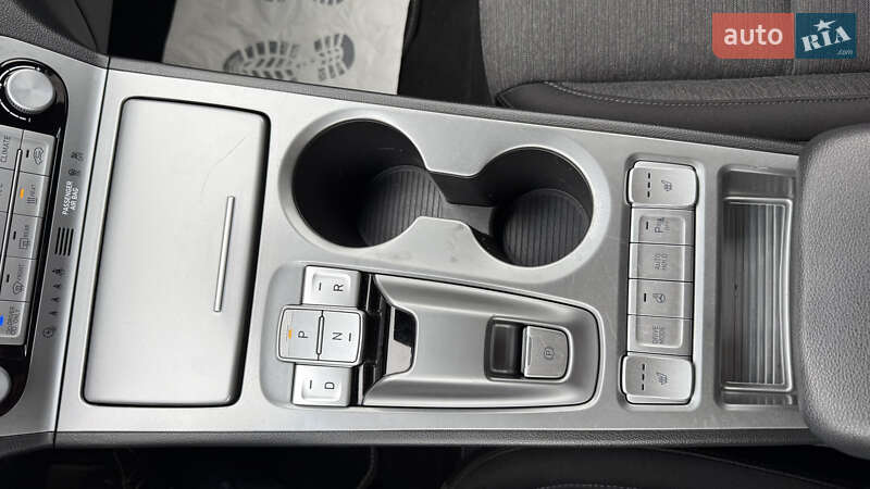 Внедорожник / Кроссовер Hyundai Kona 2020 в Киеве