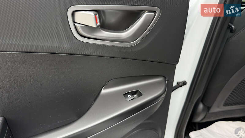 Внедорожник / Кроссовер Hyundai Kona 2020 в Киеве