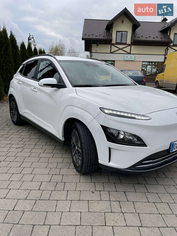 Внедорожник / Кроссовер Hyundai Kona 2022 в Львове