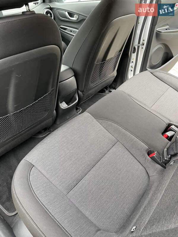 Внедорожник / Кроссовер Hyundai Kona 2022 в Львове