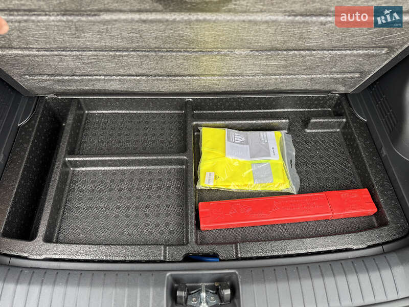 Внедорожник / Кроссовер Hyundai Kona 2022 в Киеве