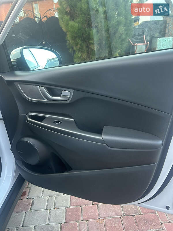 Внедорожник / Кроссовер Hyundai Kona 2020 в Хмельницком