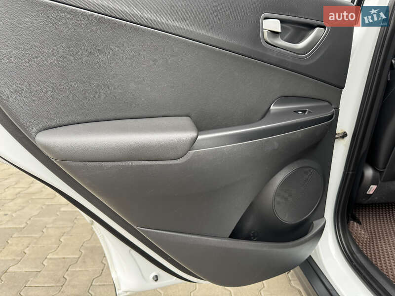 Внедорожник / Кроссовер Hyundai Kona 2018 в Тернополе