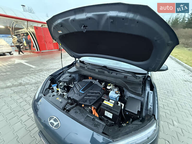 Внедорожник / Кроссовер Hyundai Kona 2023 в Тернополе