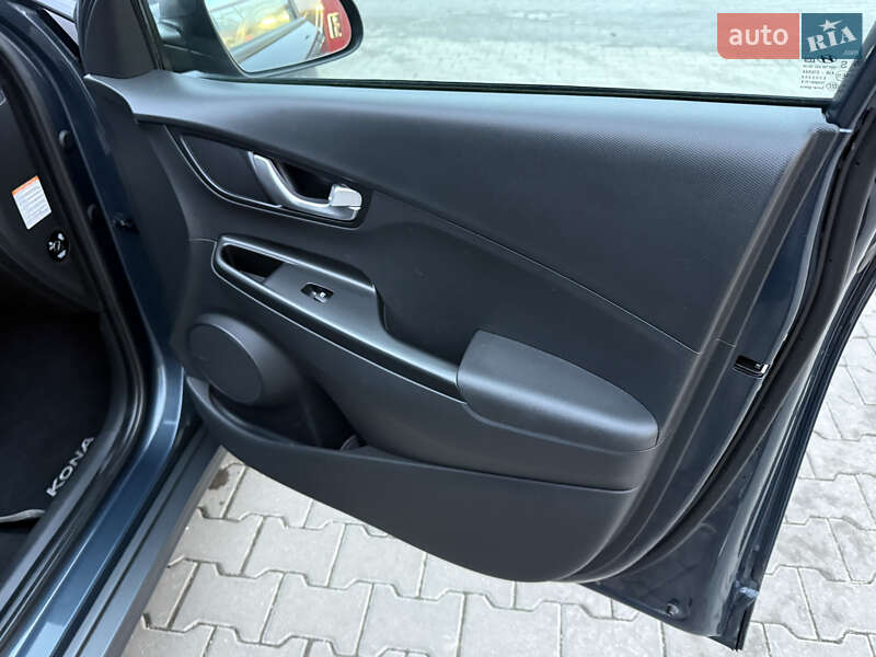 Внедорожник / Кроссовер Hyundai Kona 2023 в Тернополе