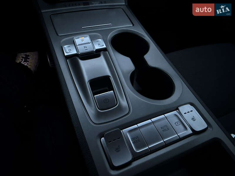 Внедорожник / Кроссовер Hyundai Kona 2023 в Тернополе