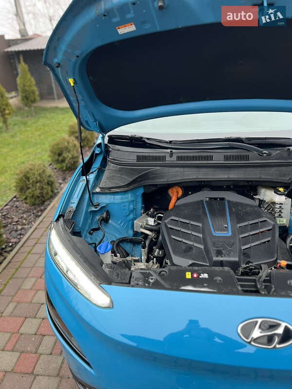 Внедорожник / Кроссовер Hyundai Kona 2022 в Хмельницком