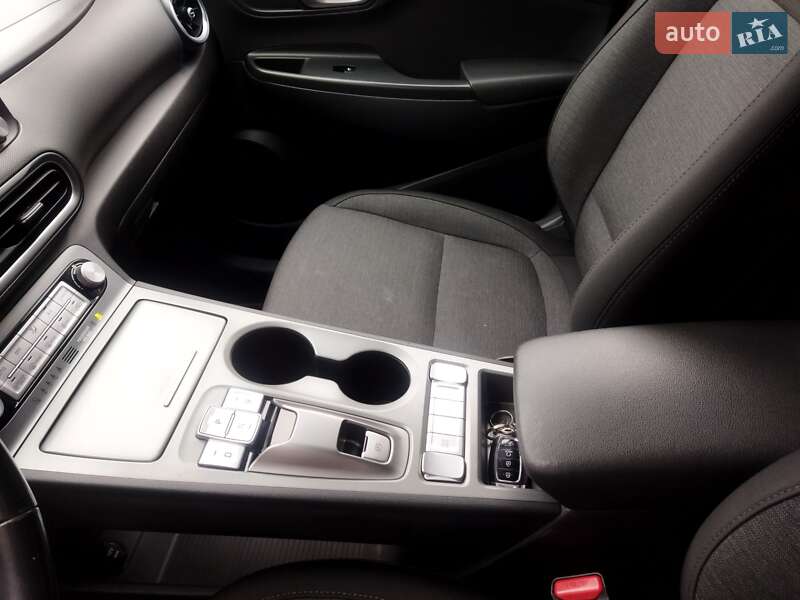 Внедорожник / Кроссовер Hyundai Kona 2021 в Звягеле