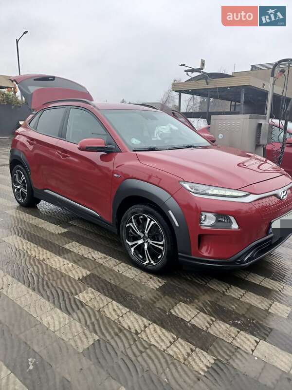 Внедорожник / Кроссовер Hyundai Kona 2019 в Ужгороде