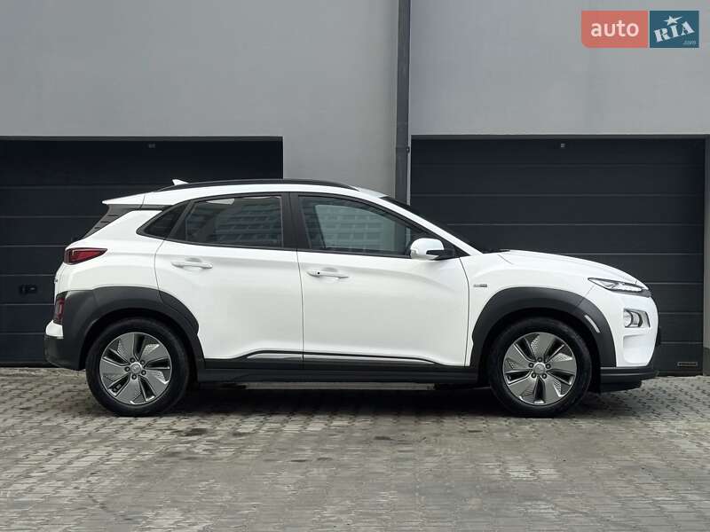 Внедорожник / Кроссовер Hyundai Kona 2020 в Тернополе