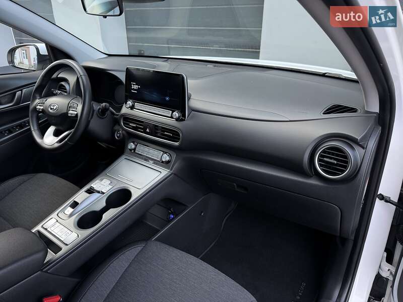 Внедорожник / Кроссовер Hyundai Kona 2020 в Тернополе