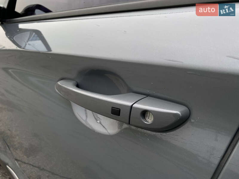 Позашляховик / Кросовер Hyundai Kona 2019 в Дніпрі