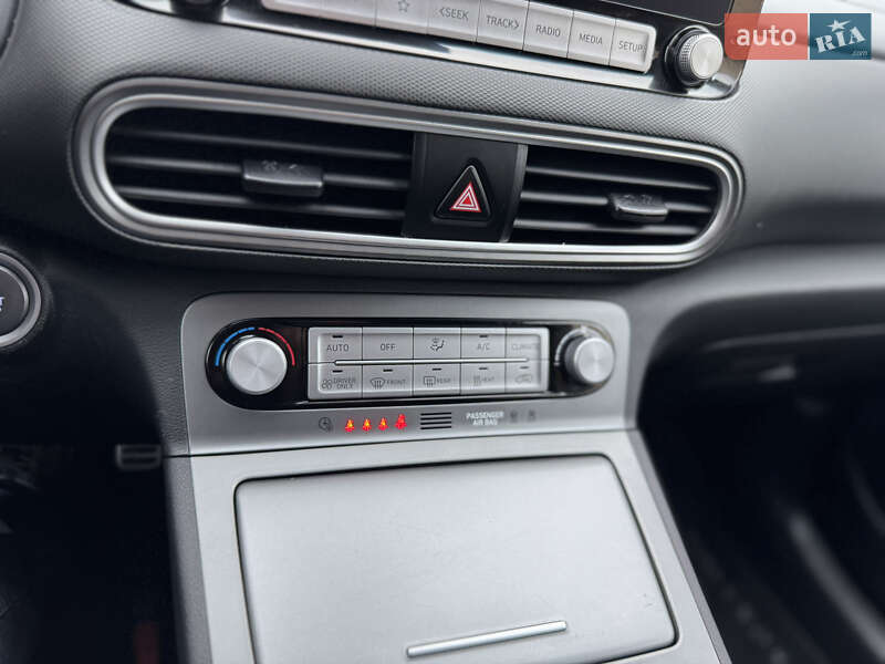 Внедорожник / Кроссовер Hyundai Kona 2020 в Ровно