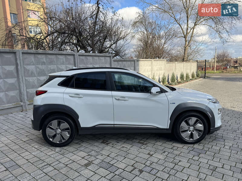 Внедорожник / Кроссовер Hyundai Kona 2018 в Ровно
