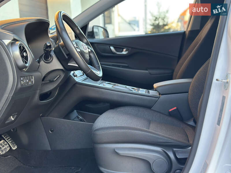 Внедорожник / Кроссовер Hyundai Kona 2021 в Тернополе