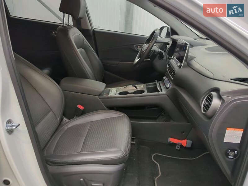 Внедорожник / Кроссовер Hyundai Kona 2020 в Тернополе