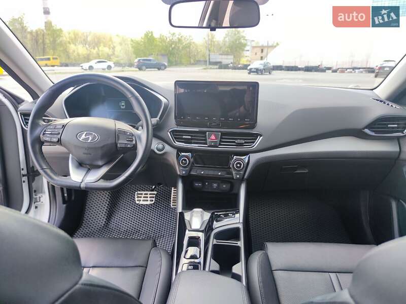 Седан Hyundai Lafesta EV 2020 в Киеве