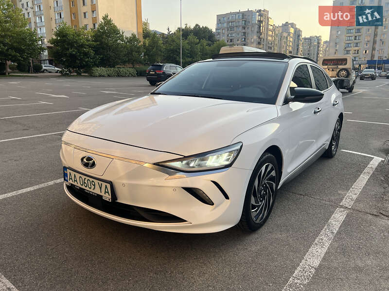Фастбэк Hyundai Lafesta 2020 в Киеве