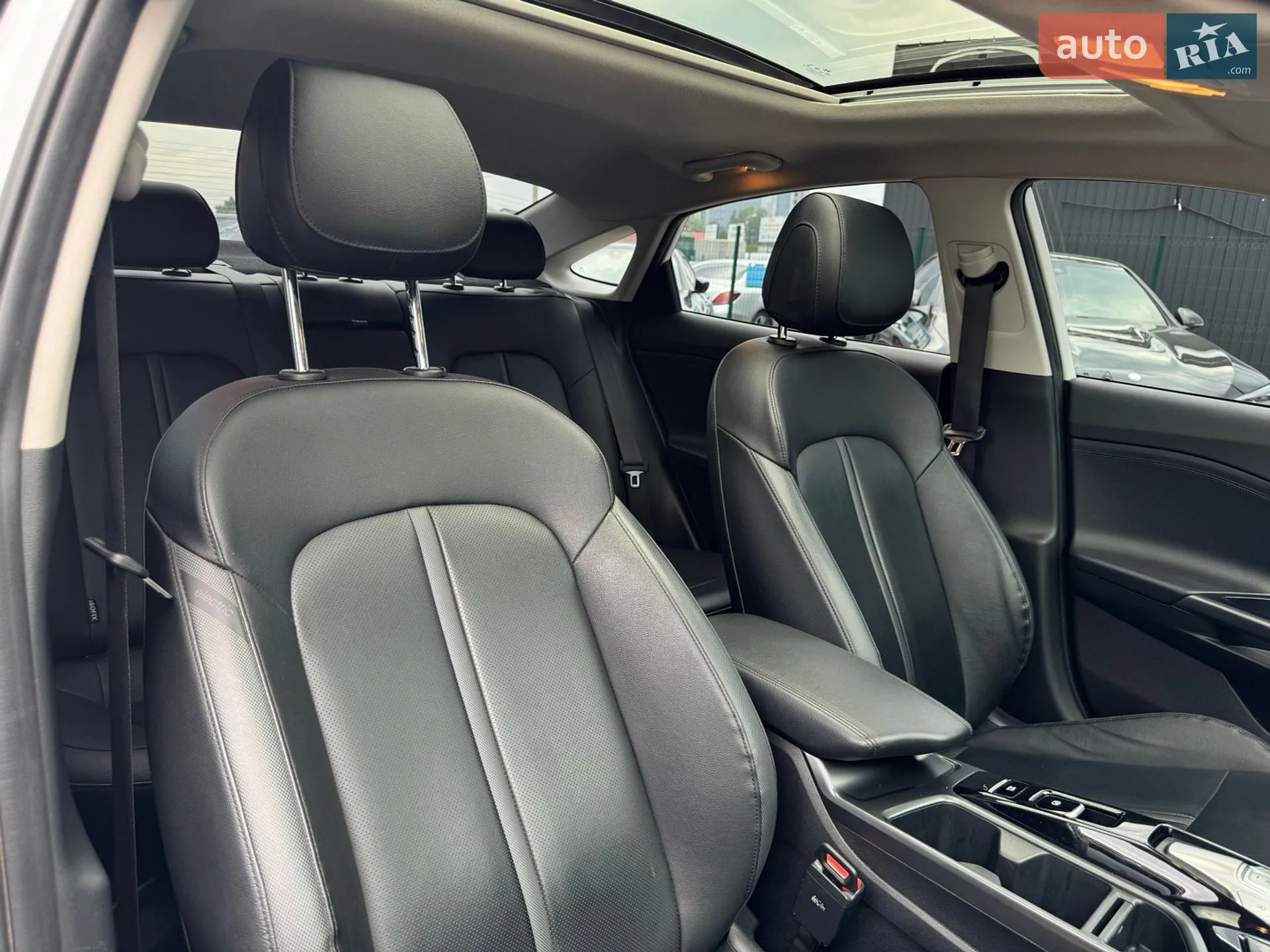 2020 Hyundai Elantra - мініатюра 23