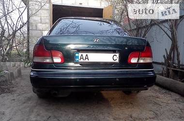 Седан Hyundai Lantra 1995 в Киеве