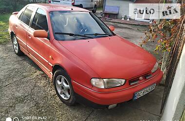 Седан Hyundai Lantra 1995 в Стрые