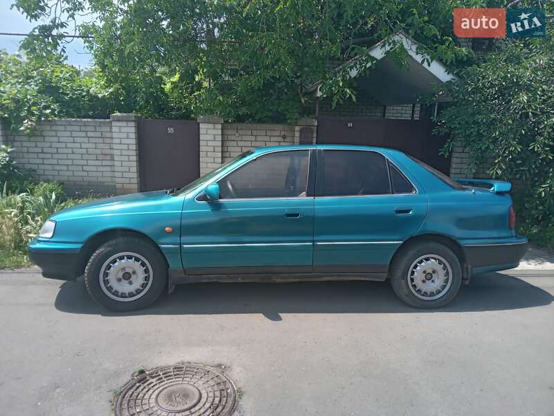Седан Hyundai Lantra 1992 в Одессе