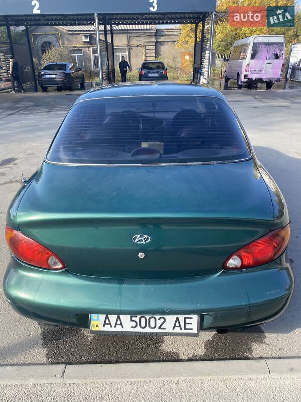 Седан Hyundai Lantra 1999 в Запорожье